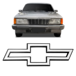 EMBLEMA (GRAVATA) OPALA COMODORO CROMADO VAZADO (CAPO)