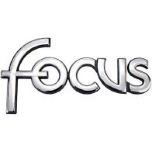 EMBLEMA (FOCUS) FORD FOCUS 98/08 CROMADO COM FUNDO PRETO
